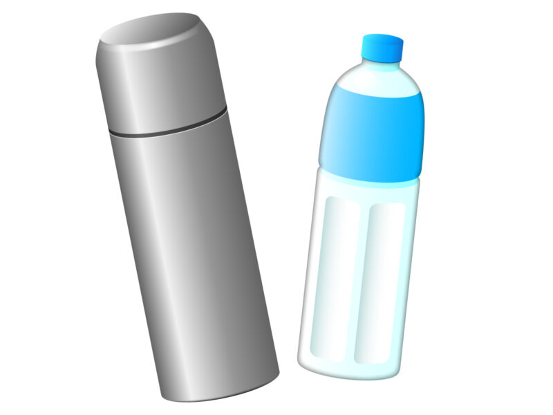 水筒とペットボトル